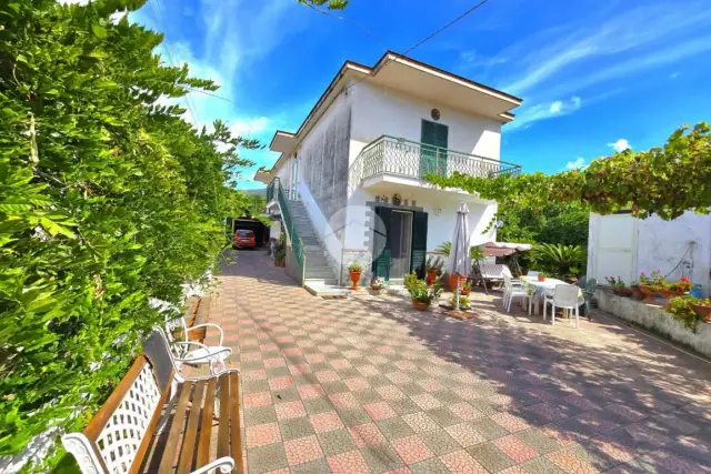 Villa in Via Dietro ai Camaldoli 25, Torre del Greco - Foto 1