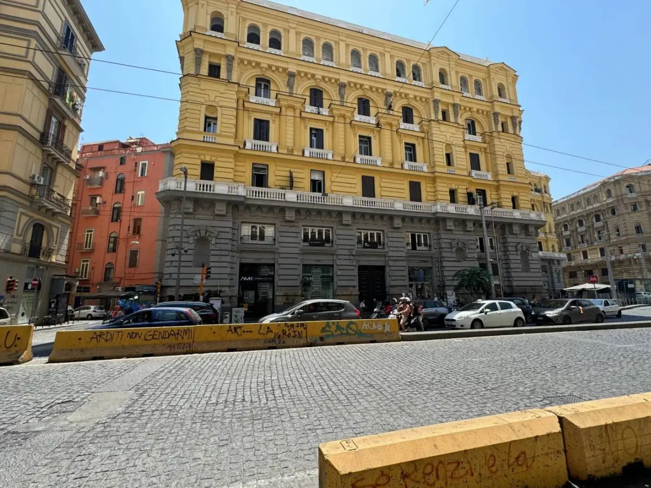 Locale commerciale in Corso Umberto I, Napoli, Napoli, {3} - Foto 1
