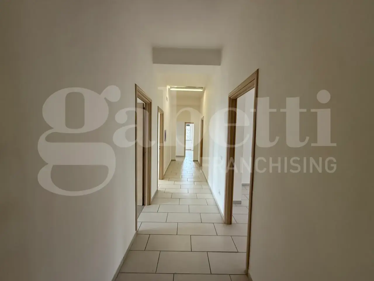 Ufficio in Via Crispi 117, Catanzaro, {3} - Foto 2