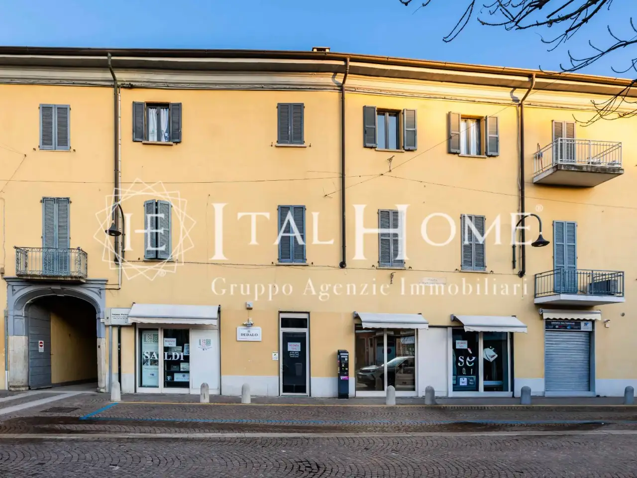 Negozio in Piazza Matteotti, Cernusco Sul Naviglio, {3} - Foto 2