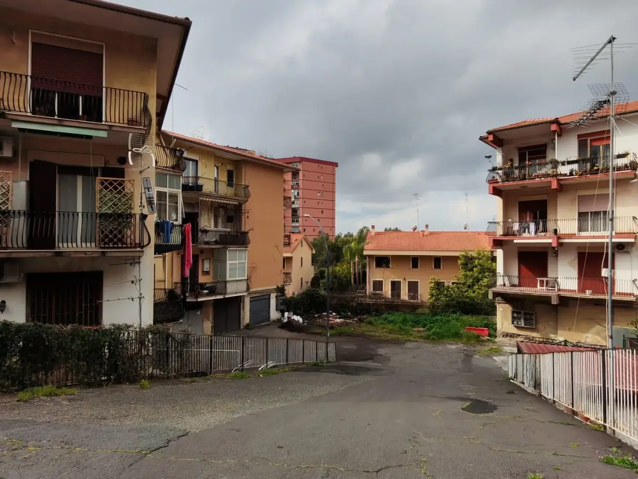 Magazzino in Via IV Novembre 13, Sant'Agata Li Battiati, {3} - Foto 1