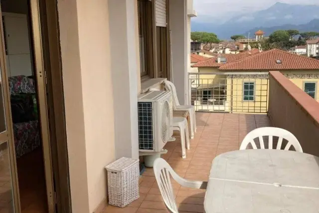 2-room flat in Via Adolfo Massei, Camaiore - Photo 1