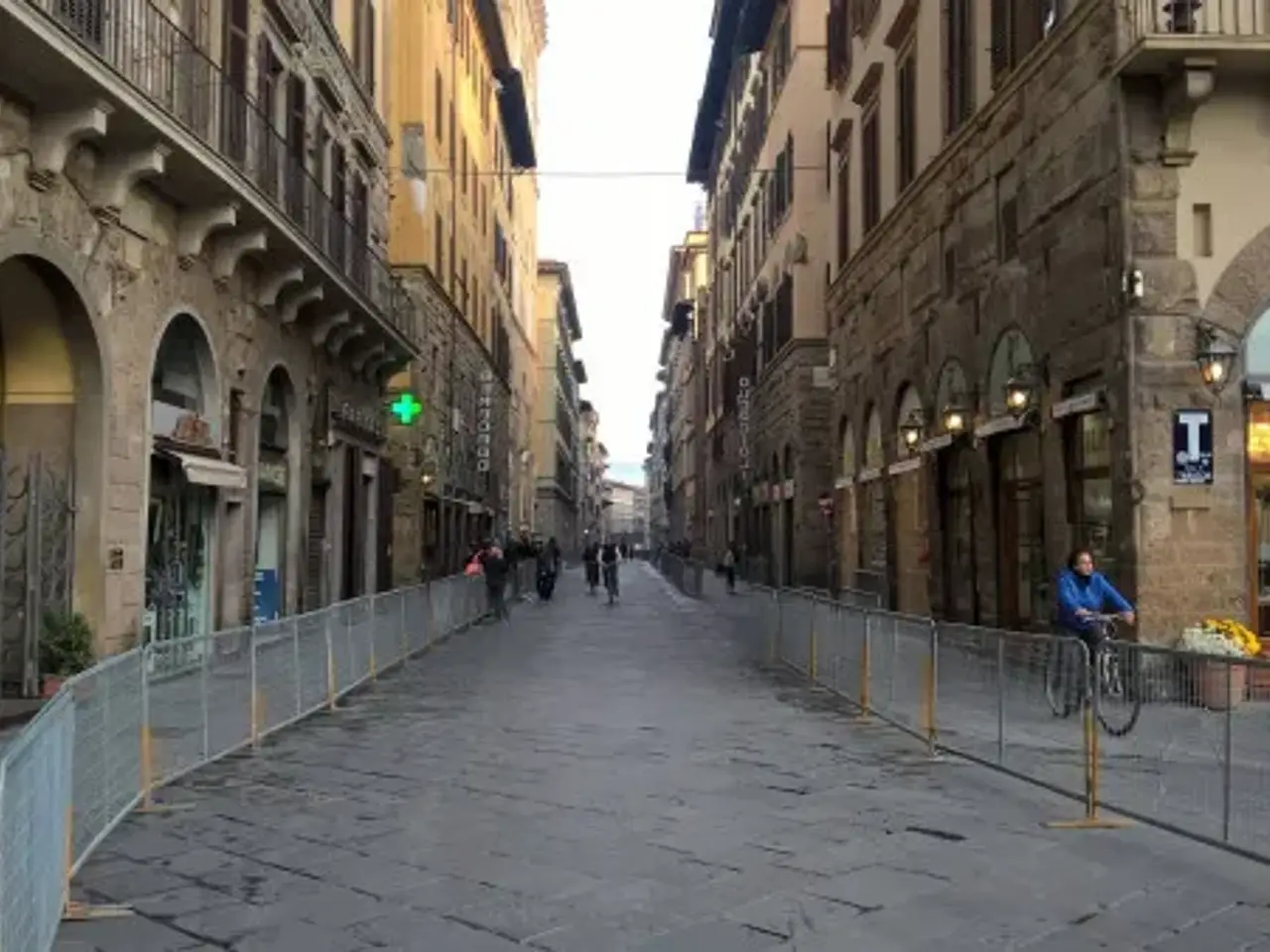 Negozio in Via dei Calzaiuoli 4a, Firenze, {3} - Foto 1
