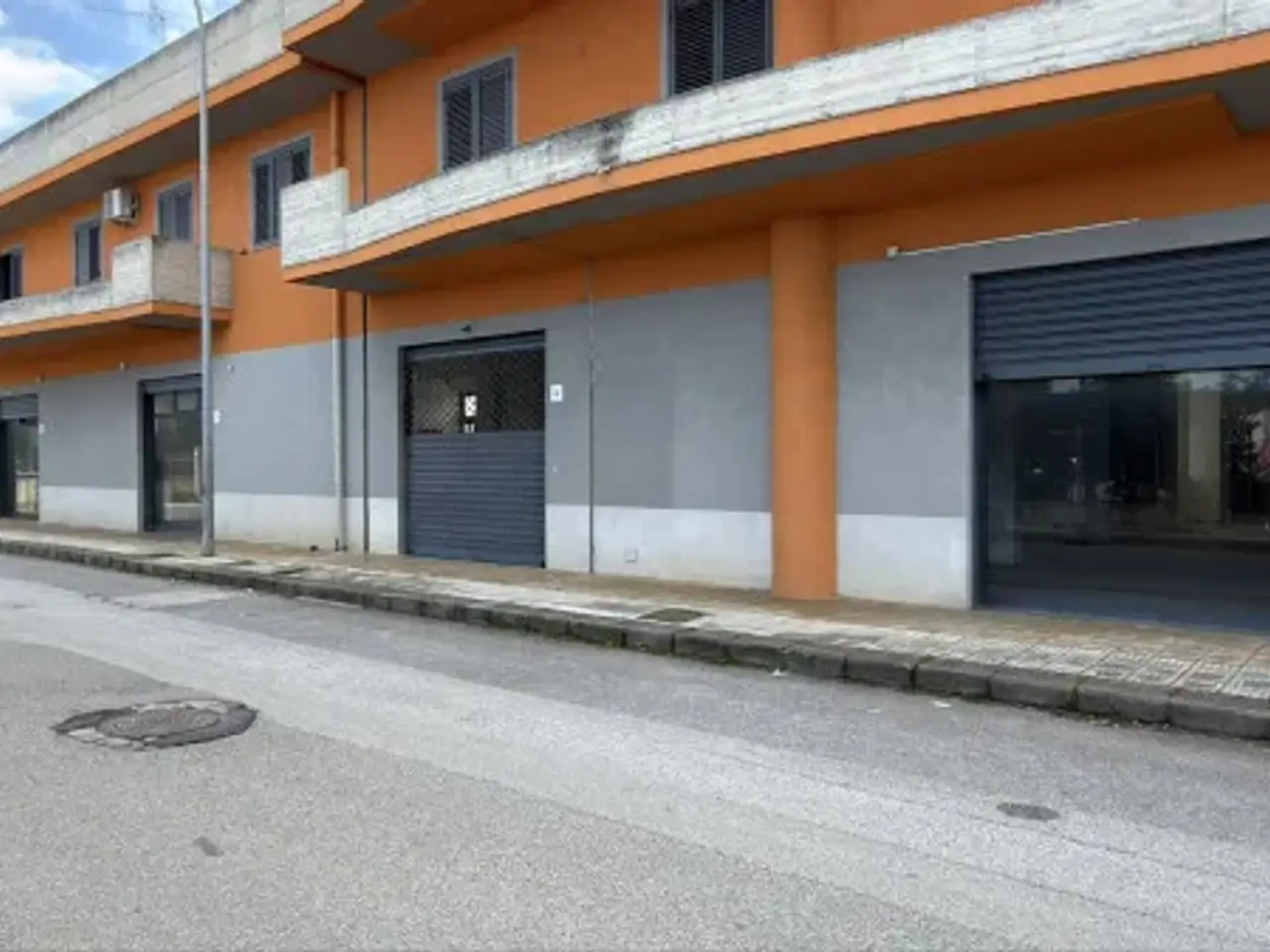 Negozio in Via Alicudi 8, Barcellona Pozzo Di Gotto, {3} - Foto 2