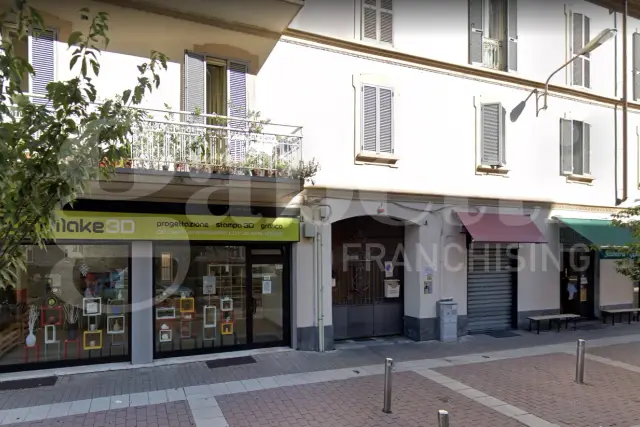 Negozio in Via Sempione 8, Monza - Foto 1