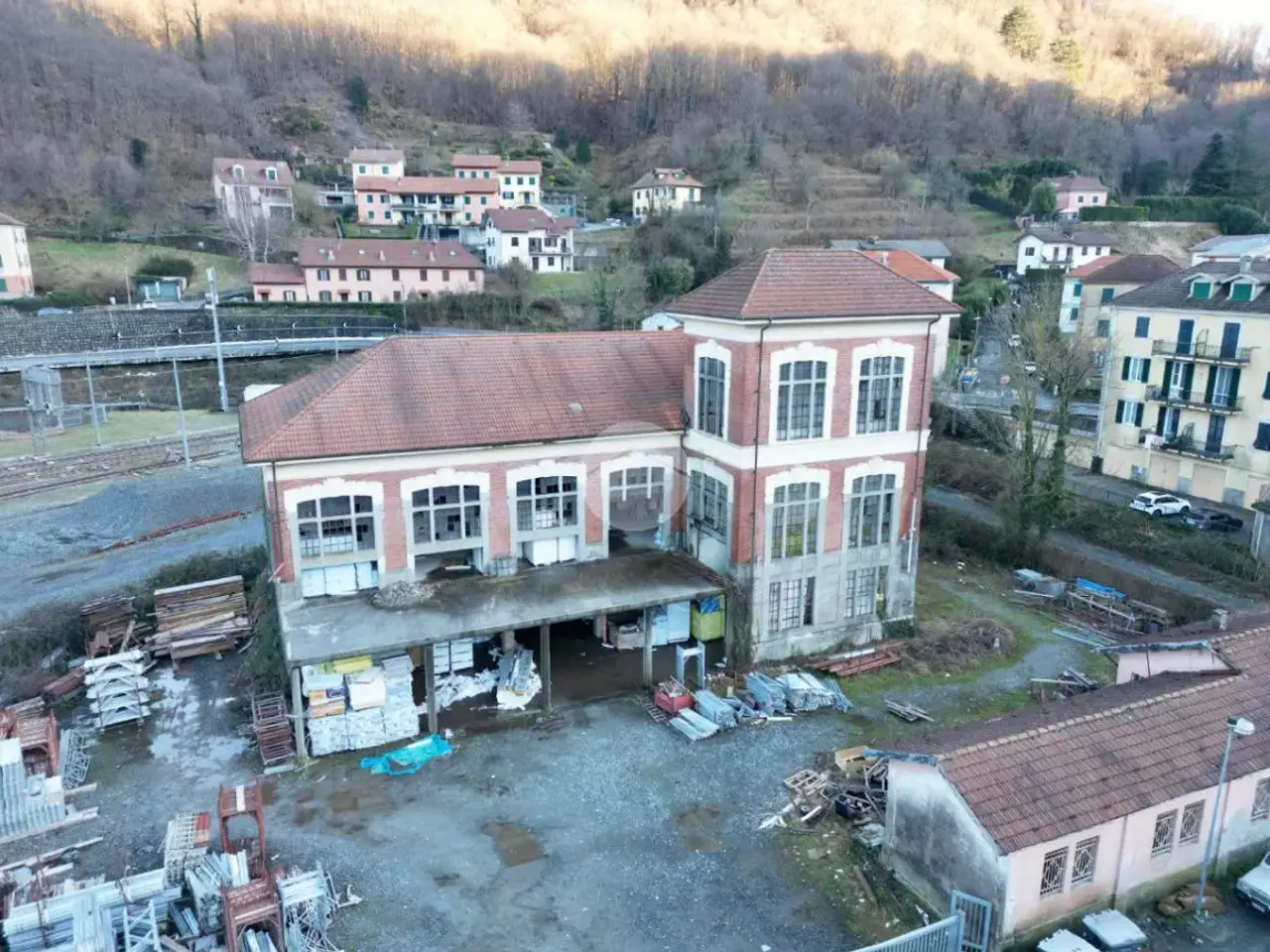 Capannone in Via Luigi Bosco, Campo Ligure, {3} - Foto 1