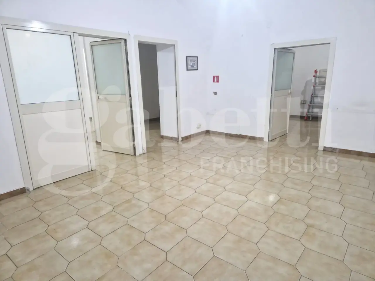 Ufficio in Via Foria , Napoli, {3} - Foto 2