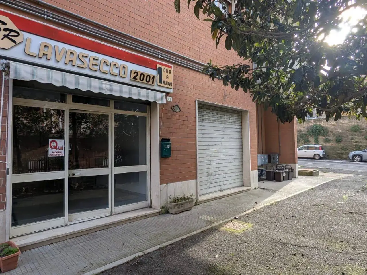 Locale commerciale in Via Ramo d'Oro 25, Ariccia, Ariccia, {3} - Foto 2