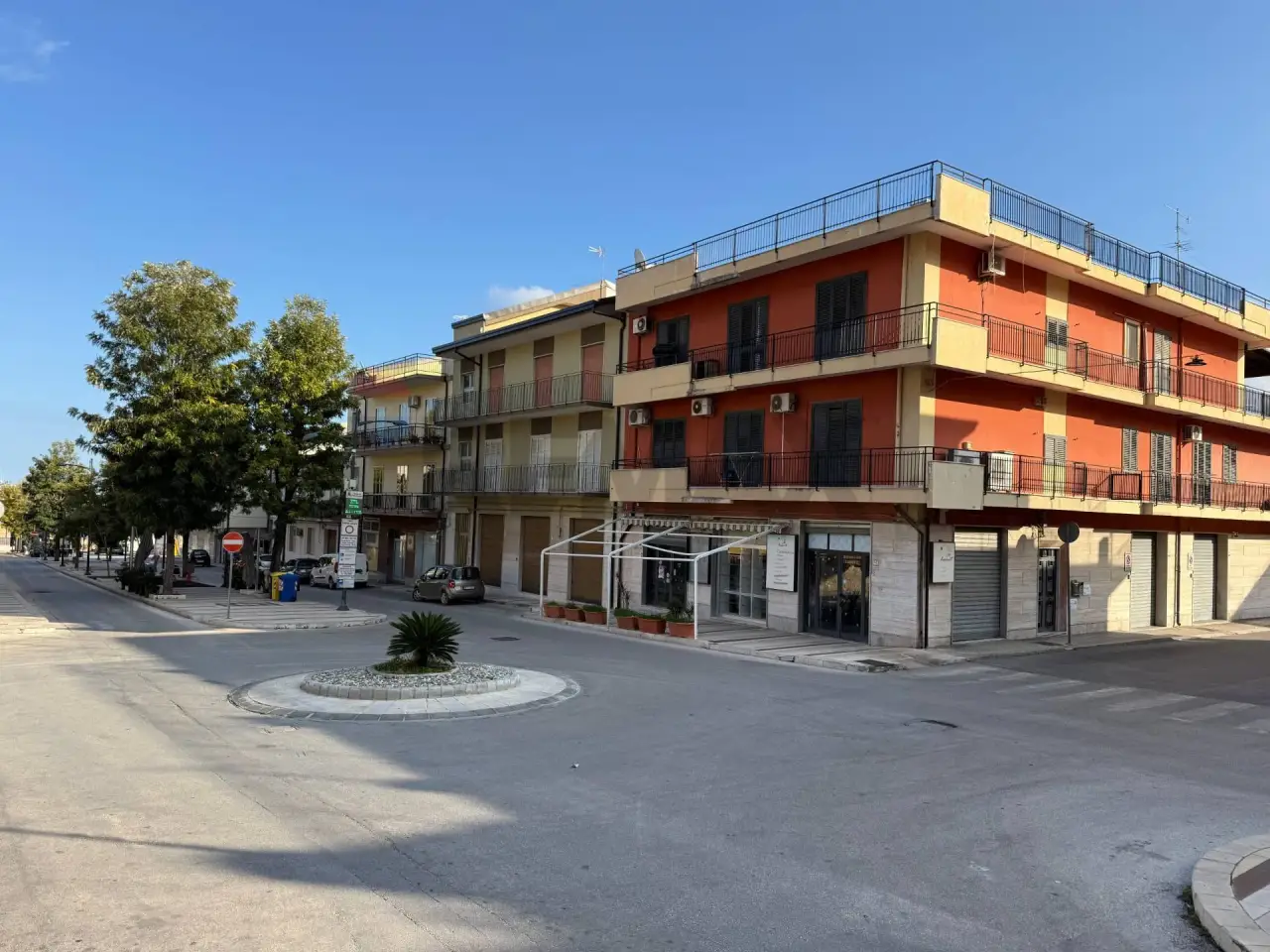Negozio in Viale Annunziata 31-33-35, Priolo Gargallo, {3} - Foto 1