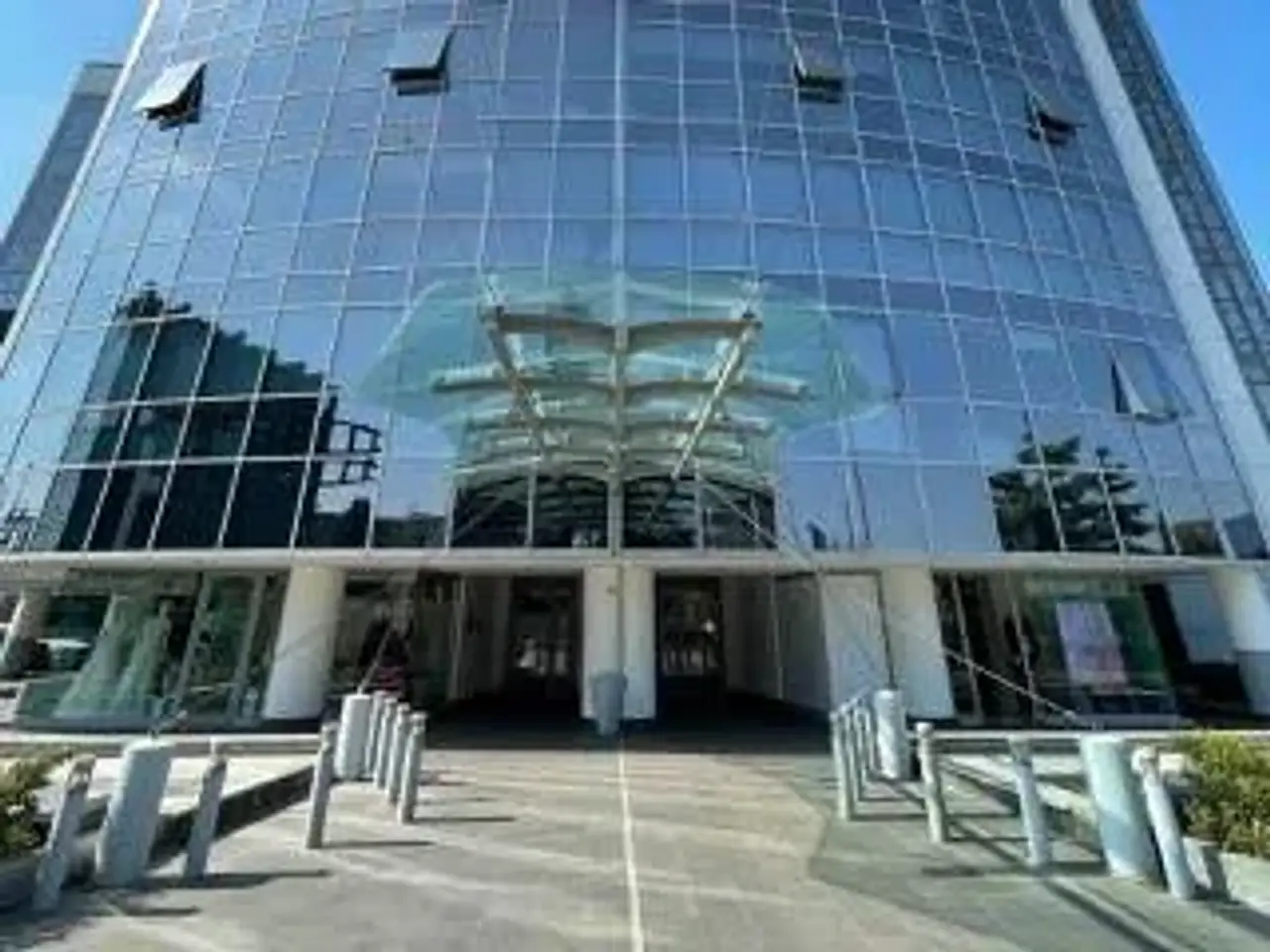 Ufficio in Piazza Francesco Buffoni, Gallarate, {3} - Foto 1