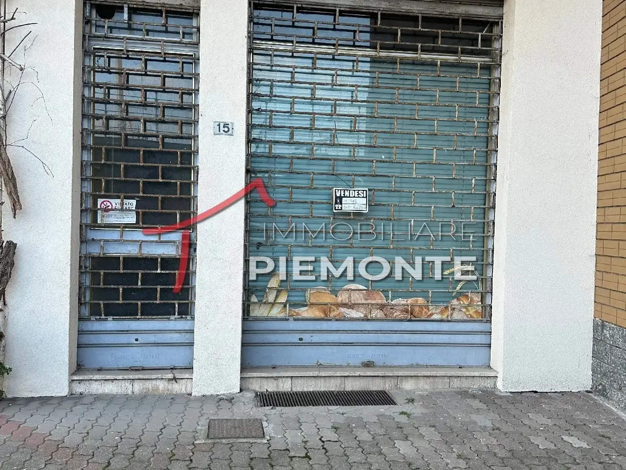 Negozio in , Momo, {3} - Foto 1