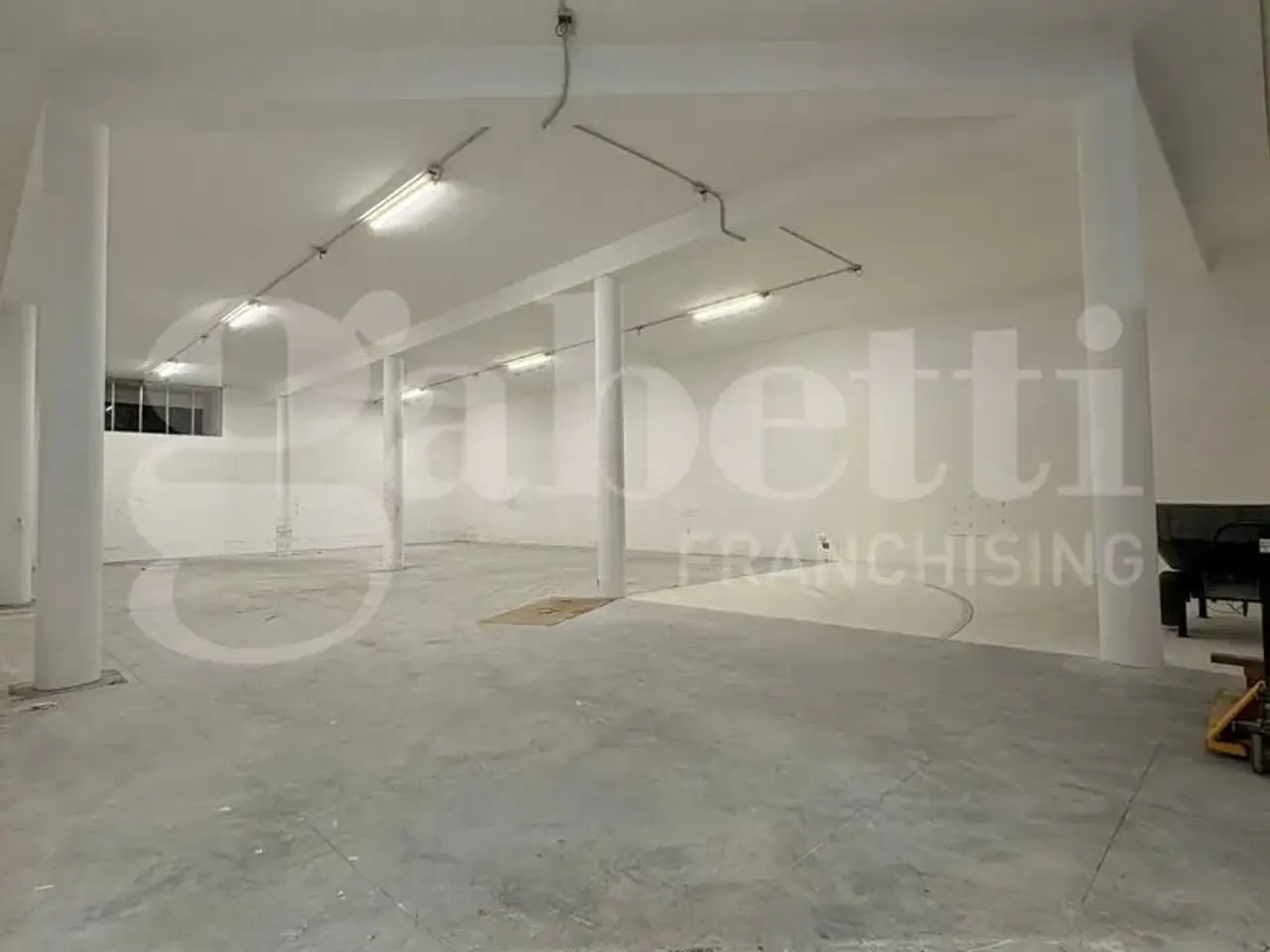Magazzino in Via Quaranta Fioravani 2, Baronissi, {3} - Foto 1