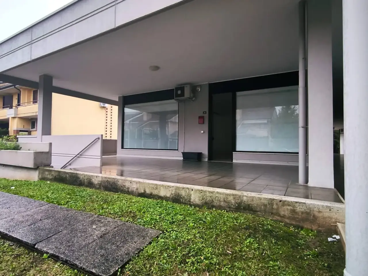 Negozio in Via delle Genziane, 36051, Creazzo, {3} - Foto 2