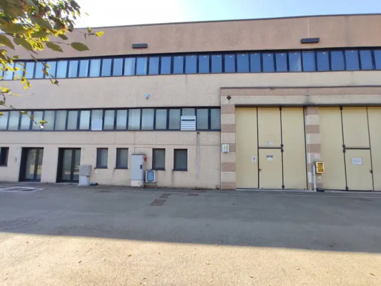Capannone in Via Chiesa Sud 160, Novi Di Modena, {3} - Foto 1