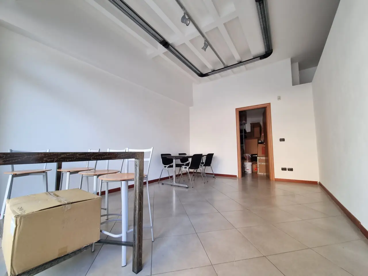 Palazzina commerciale in Via Apparizione 13r, Genova, {3} - Foto 2