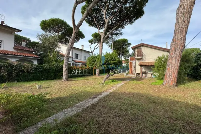 Casa indipendente in Via C. Papini 9, Forte dei Marmi - Foto 1