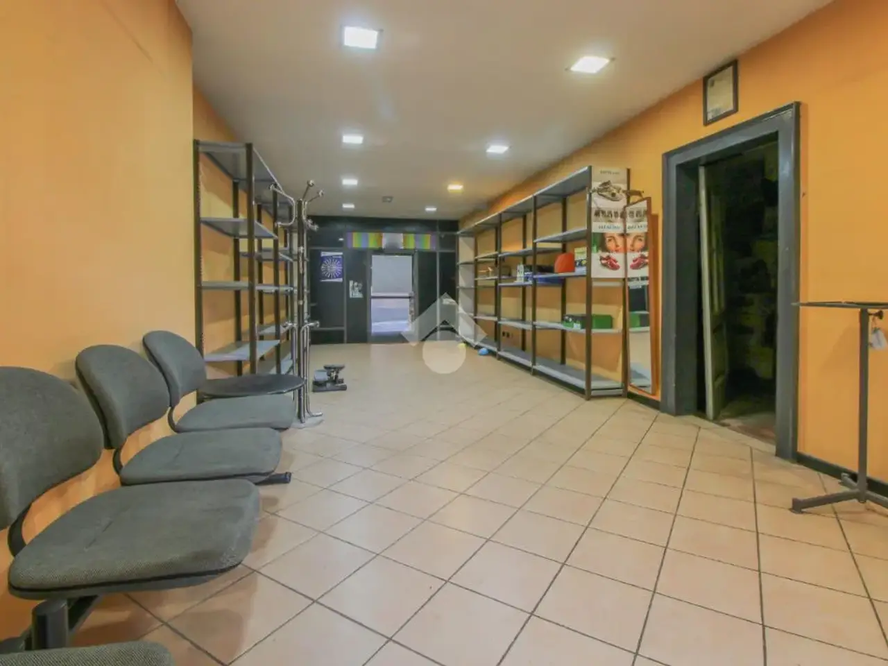 Negozio in Via Vittorio Emanuele, Zogno, {3} - Foto 2