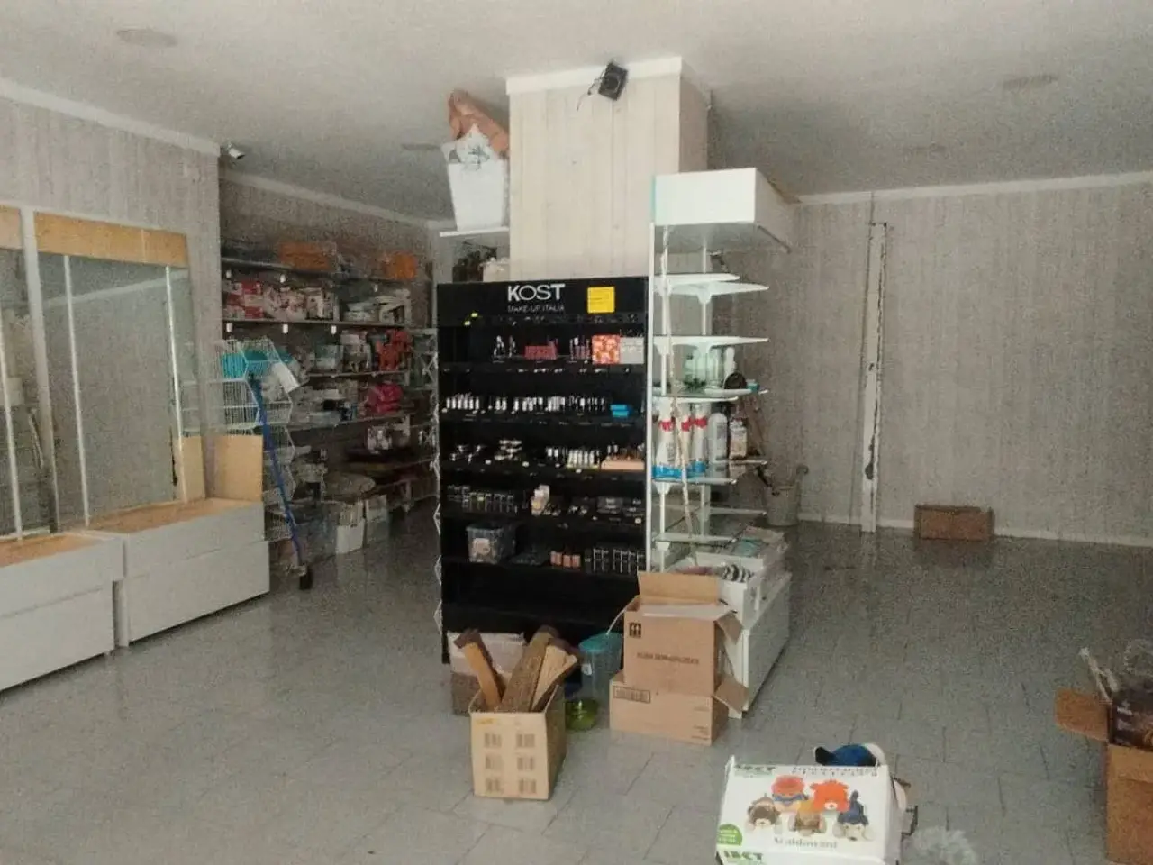 Esercizio commerciale in Via Francesco Arnaldi, Napoli, {3} - Foto 1