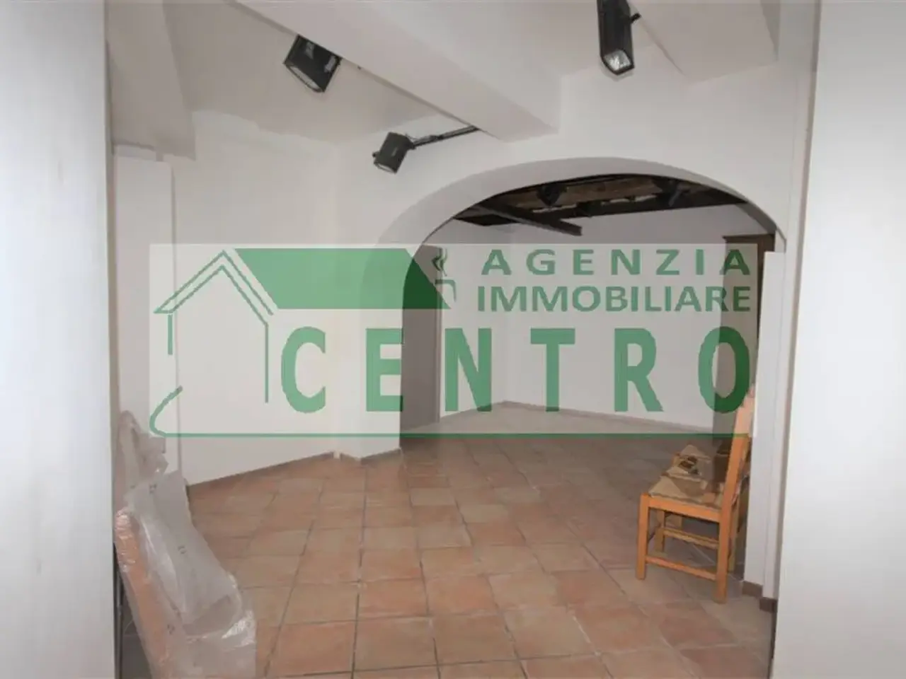 Negozio in  Poggibonsi, Poggibonsi, {3} - Foto 2