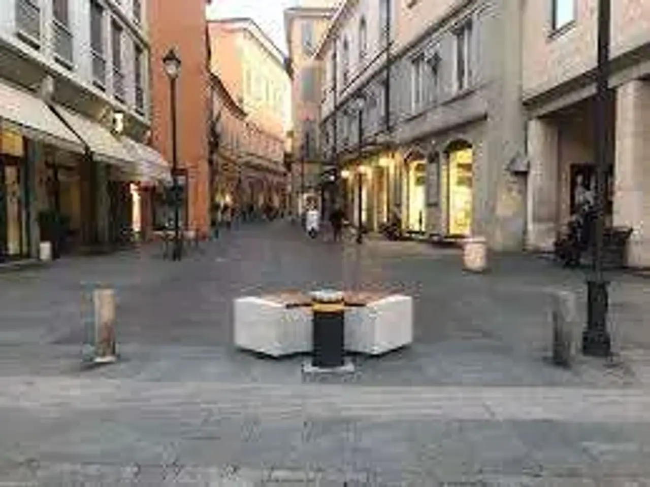 Negozio in Centro Storico, Reggio nell'Emilia, Reggio Emilia, {3} - Foto 1