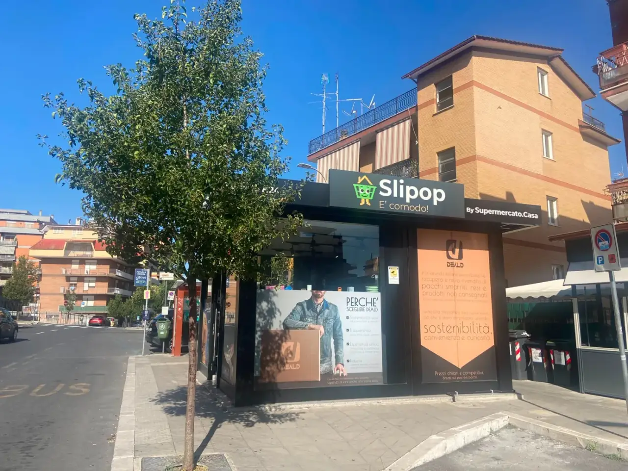 Esercizio commerciale in Piazza Indipendenza, Monterotondo, {3} - Foto 1