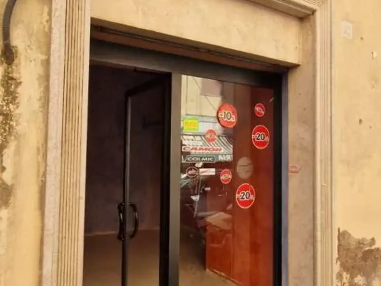 Locale commerciale in Via Orlando Ferrazza 10, Genzano di Roma, Genzano Di Roma, {3} - Foto 1