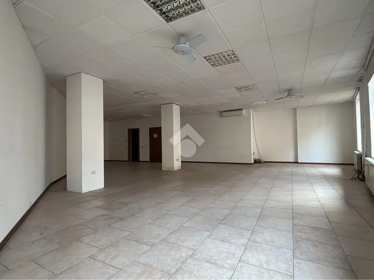 Ufficio in Via Giuseppe Verdi 12, Legnano, {3} - Foto 1