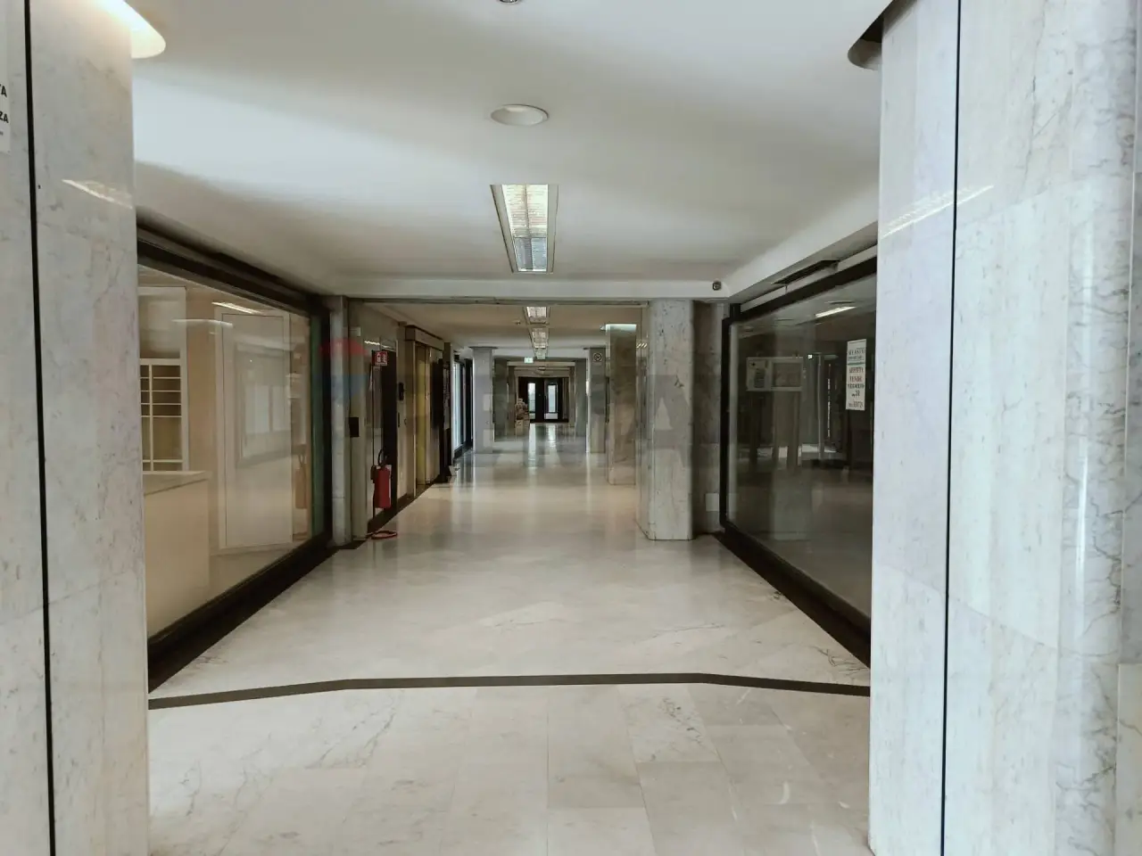 Negozio in Via Chiavellati Snc, Foligno, {3} - Foto 1