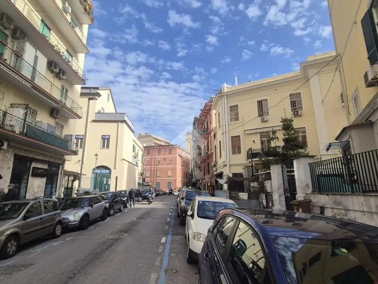 Negozio in Via Beniamino Cesi 2, Napoli, {3} - Foto 1