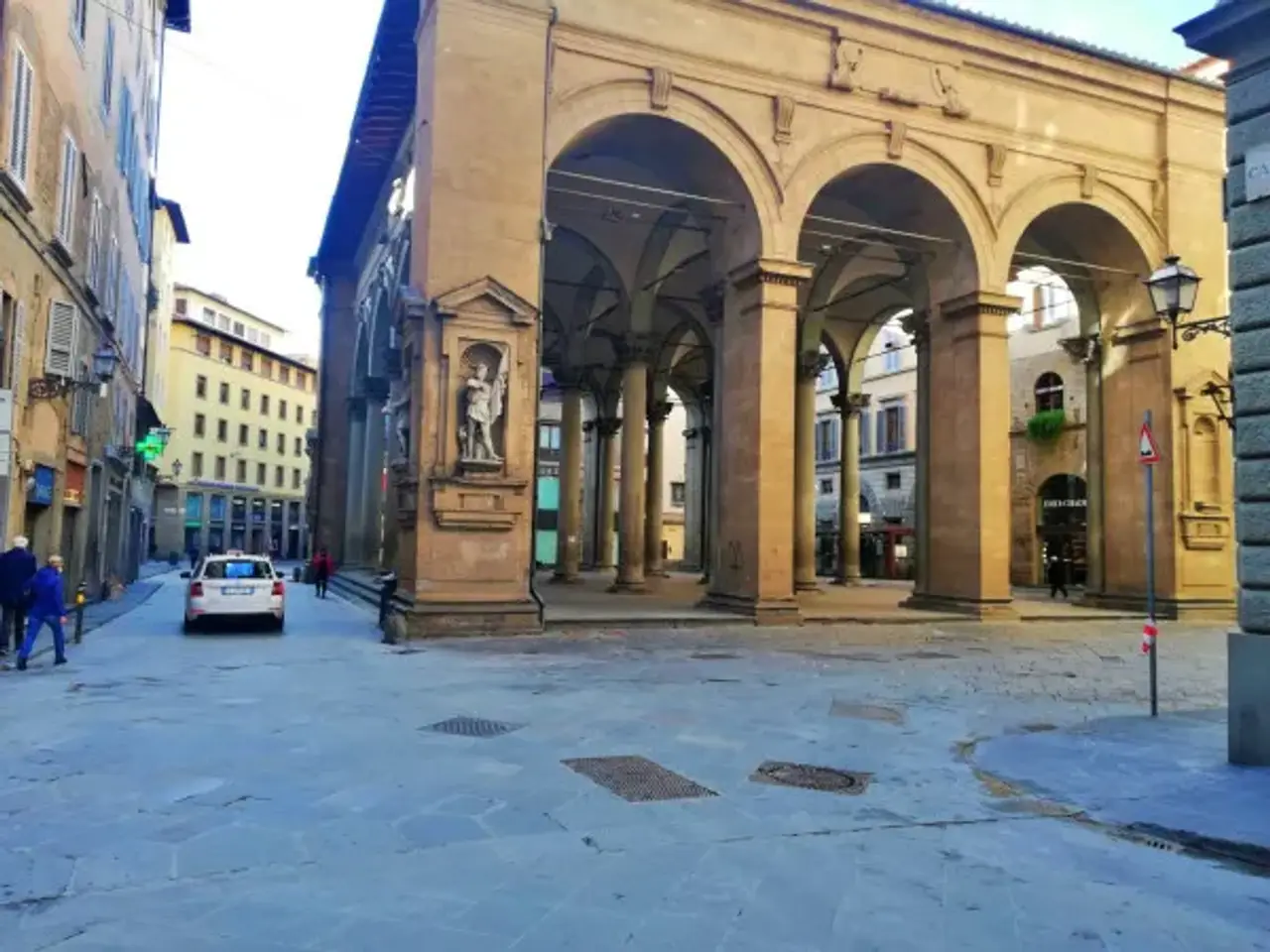 Abbigliamento in Via Por Santa Maria 57, Firenze, {3} - Foto 2