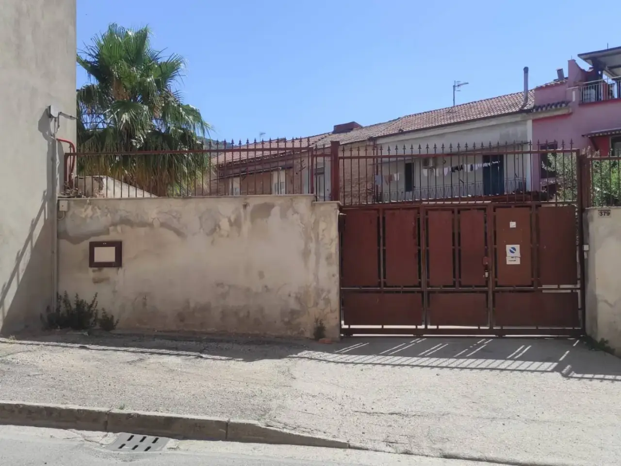 Esercizio commerciale in Via Ponte Carolino 379, Maddaloni, {3} - Foto 1