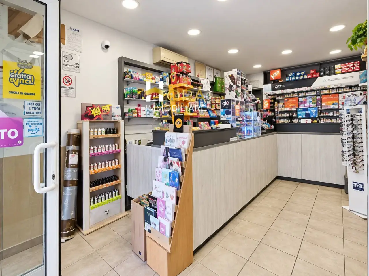 Esercizio commerciale in Viale della Repubblica 20, Sesto Fiorentino, {3} - Foto 1
