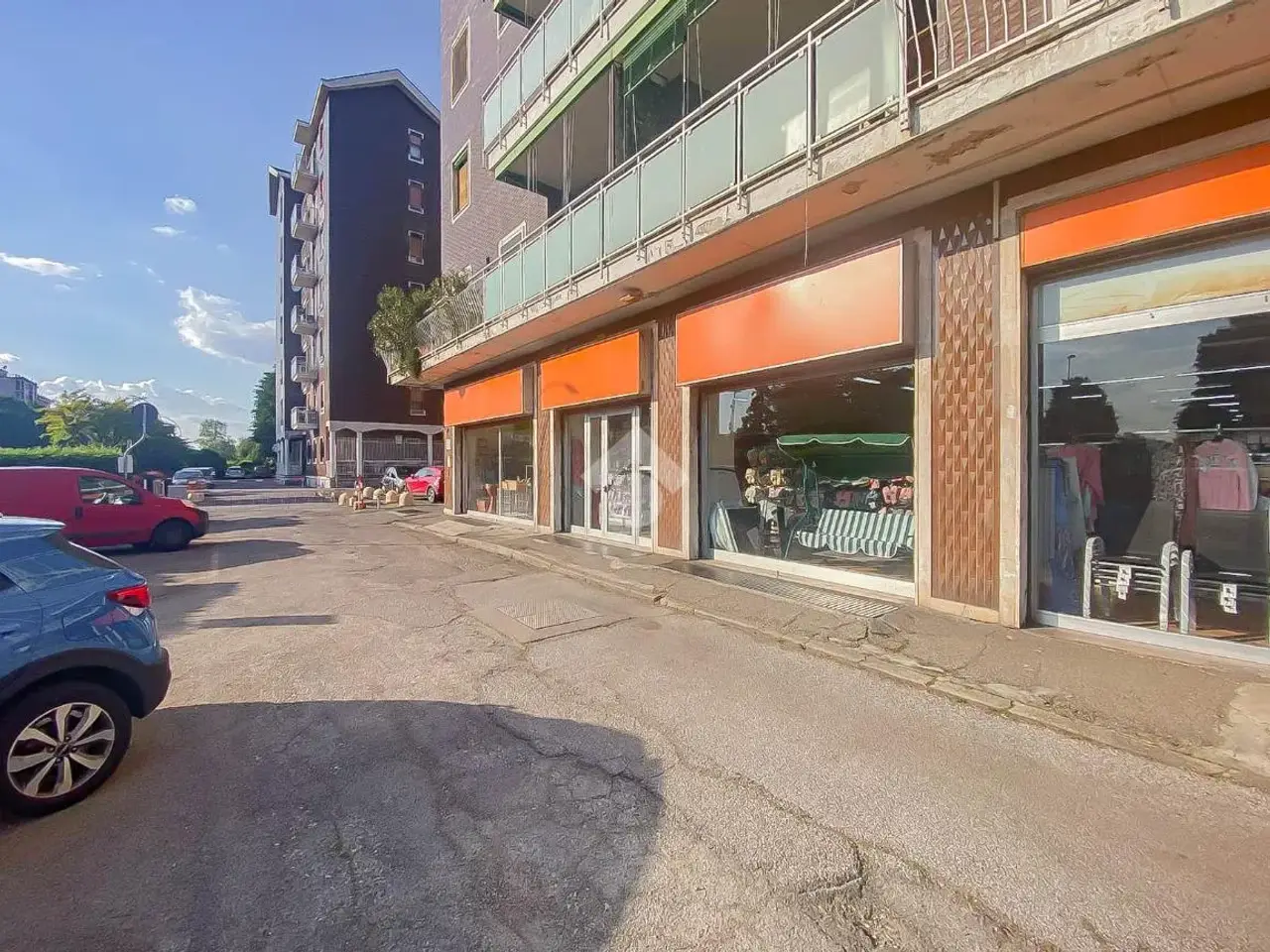Negozio in Strada Statale 9 Via Emilia, San Giuliano Milanese, {3} - Foto 1