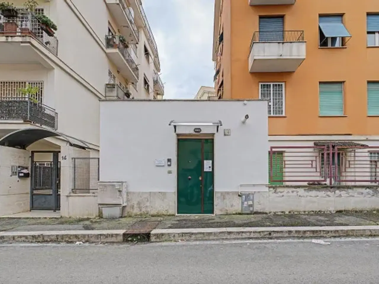 Negozio in Via Pietro Cartoni 14, Roma, {3} - Foto 1