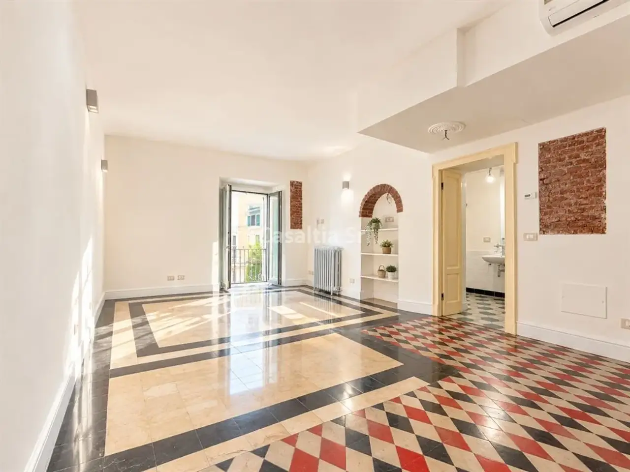 Esercizio commerciale in V. Piero della Francesca 38, Milano, {3} - Foto 1