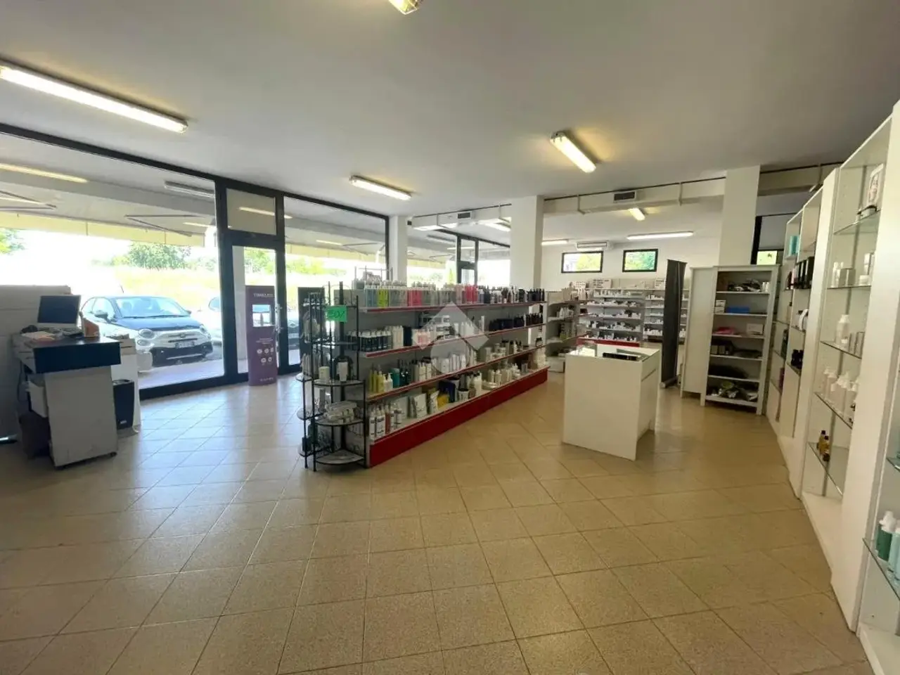 Negozio in Str. del Santo, Cadoneghe, {3} - Foto 1