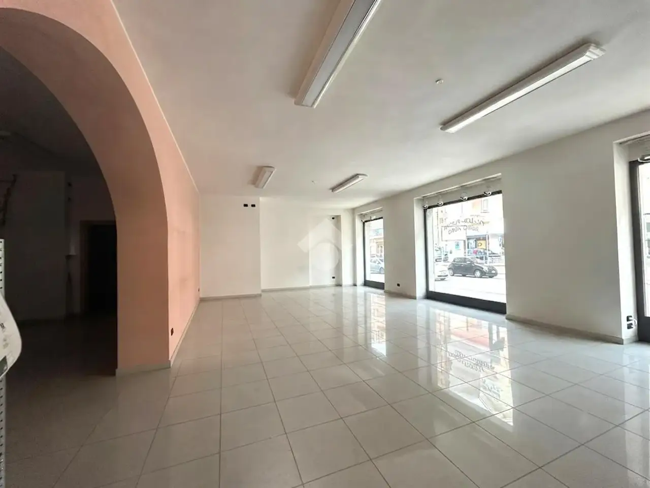 Negozio in Via Mazzini 58, Sondrio, {3} - Foto 2