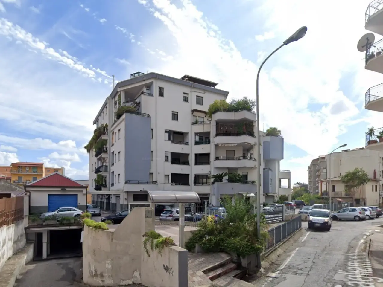 Negozio in Via Tagliamento 13, Lamezia Terme, {3} - Foto 1