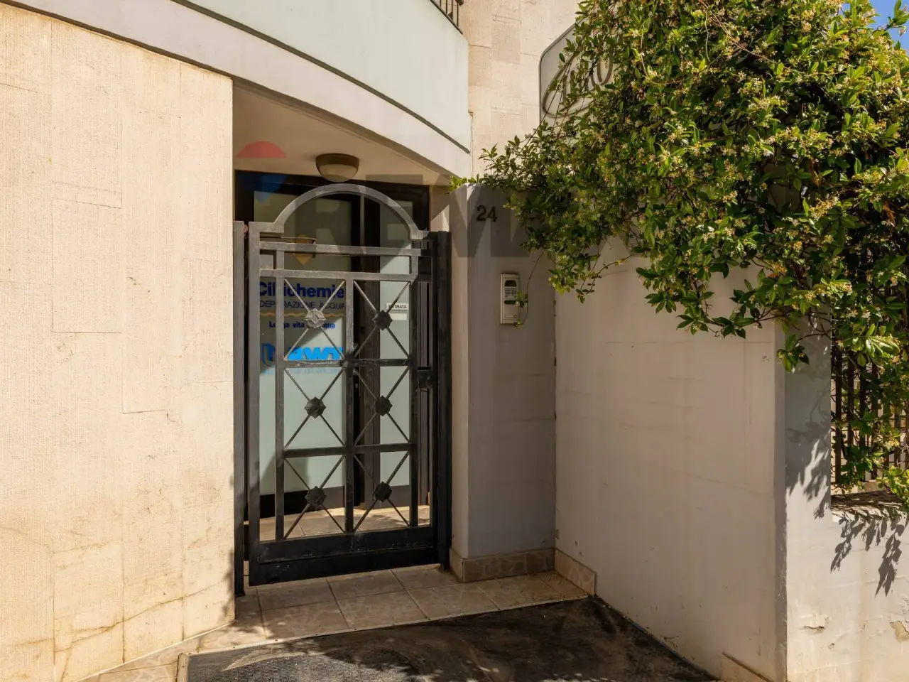 Ufficio in Via San Giorgio 24, Triggiano, {3} - Foto 2