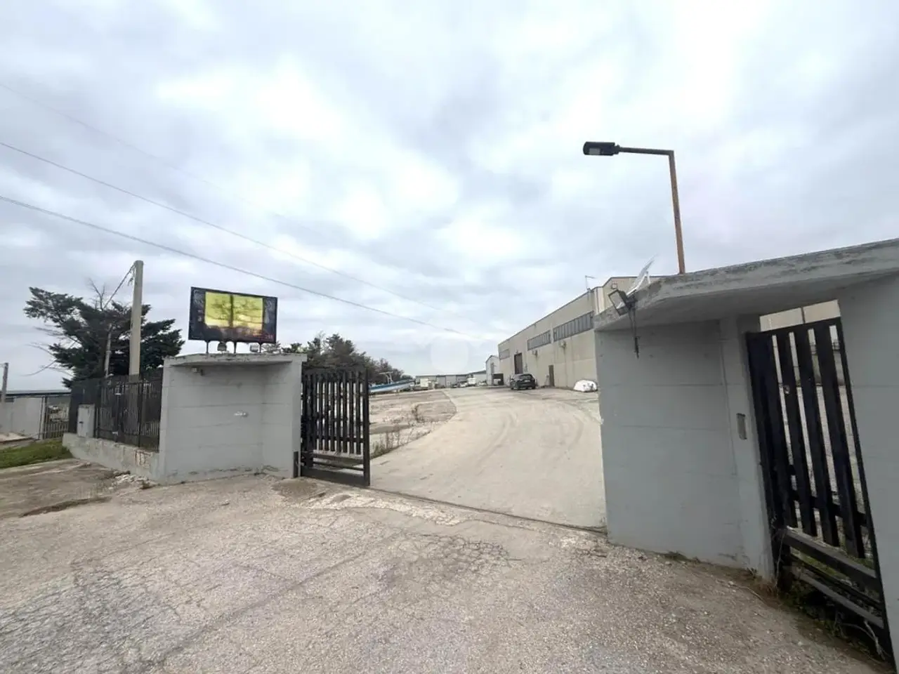 Capannone in Strada Provinciale 142, San Severo, {3} - Foto 2