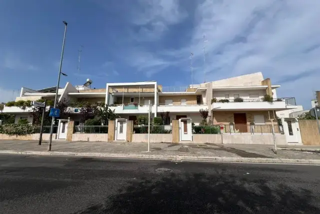 Terraced house in Viale della Repubblica, Modugno - Photo 1