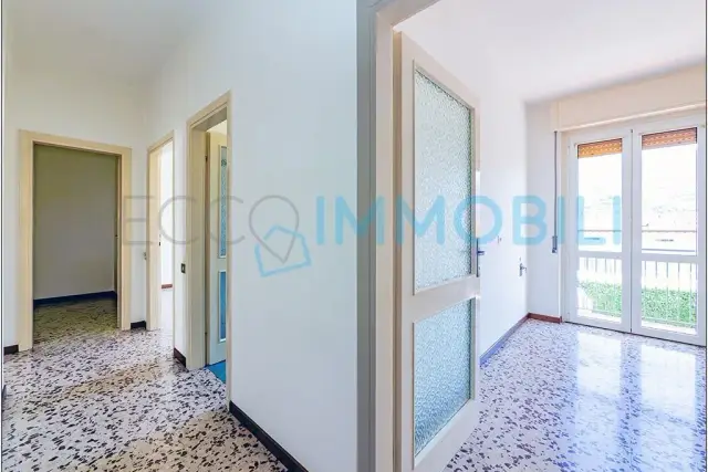 4-room flat in Via Senatore Amigoni 14, Olginate - Photo 1