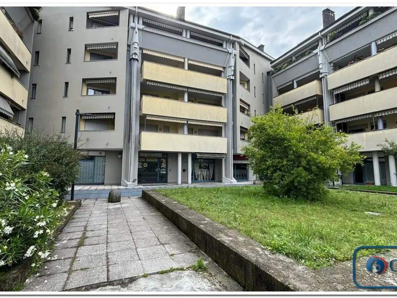 Negozio in Via Giramo 9, Abbiategrasso, {3} - Foto 1