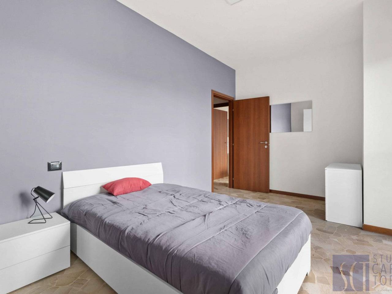 negozio in affitto a Milano in zona Famagosta