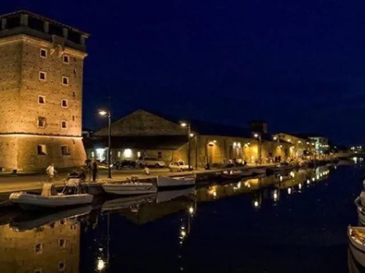 Hotel in Viale 2 Giugno 56, Cervia, {3} - Foto 1