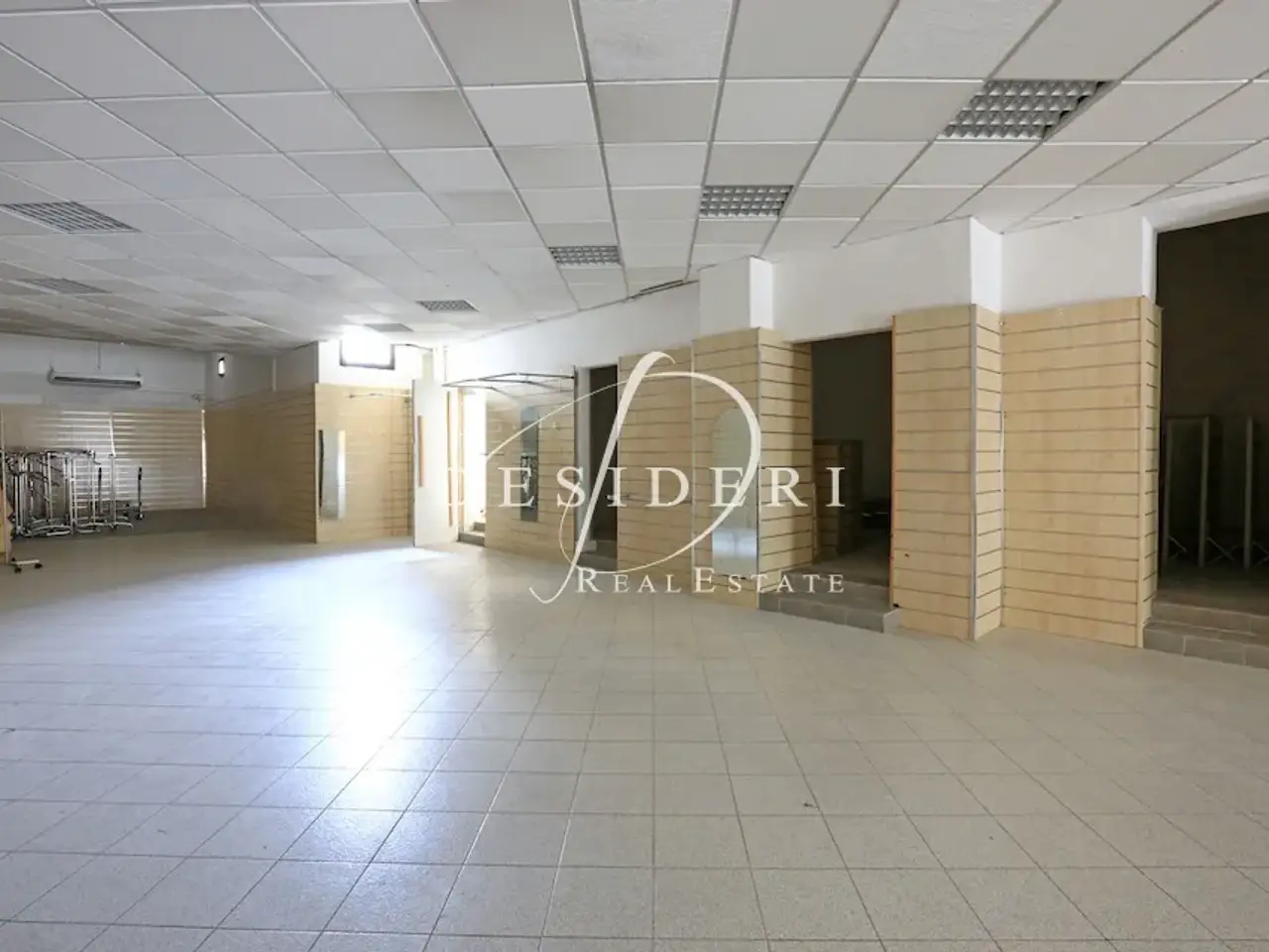 Locale commerciale in Via Oberdan 5819 Grosseto, Grosseto, {3} - Foto 2