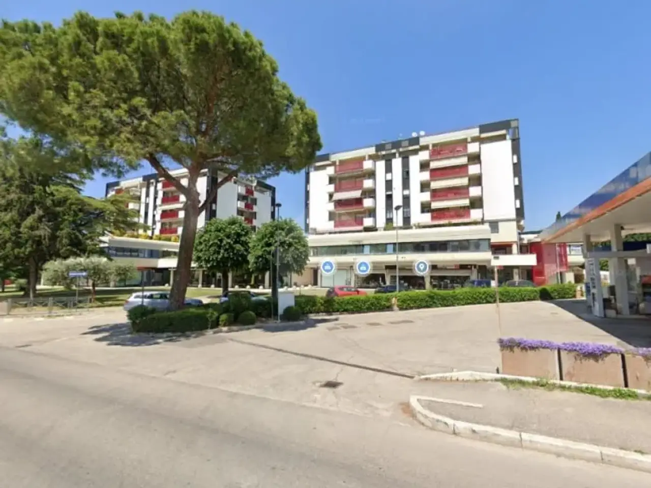 Negozio in Locale-Commerciale-, Bastia Umbra, {3} - Foto 1