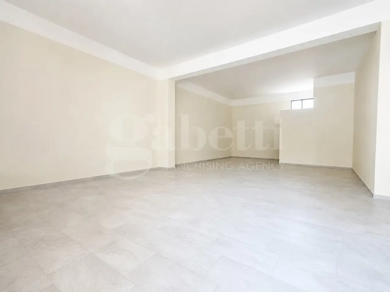 Negozio in Via Adda 29, Calvizzano, {3} - Foto 1