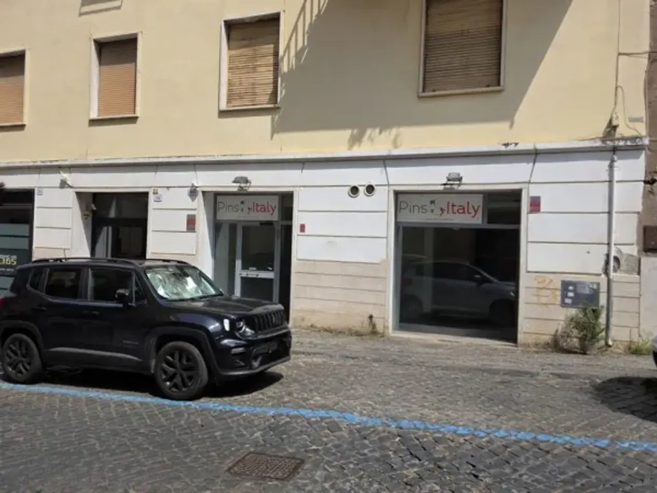 Negozio in Via Arnaldo Parmegiani 28, Tivoli, {3} - Foto 2