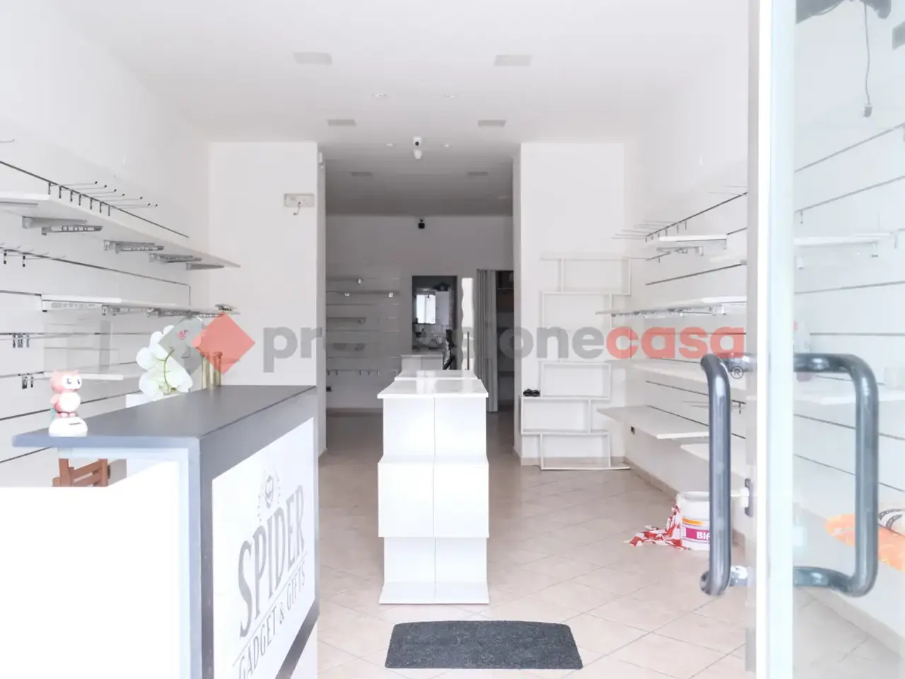 Negozio in Via Tenente Siro Brigiano 15, Milazzo, {3} - Foto 2